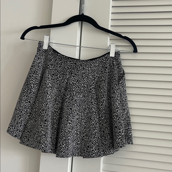 silence + noise Black & White Tweed skirt - Picture 3 of 3